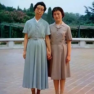 1956年，江青赴苏联治病，向接诊的医生坦言：我和毛泽东同志是政治夫妻